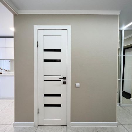 Luxury Apartments Павлодар Экстерьер фото