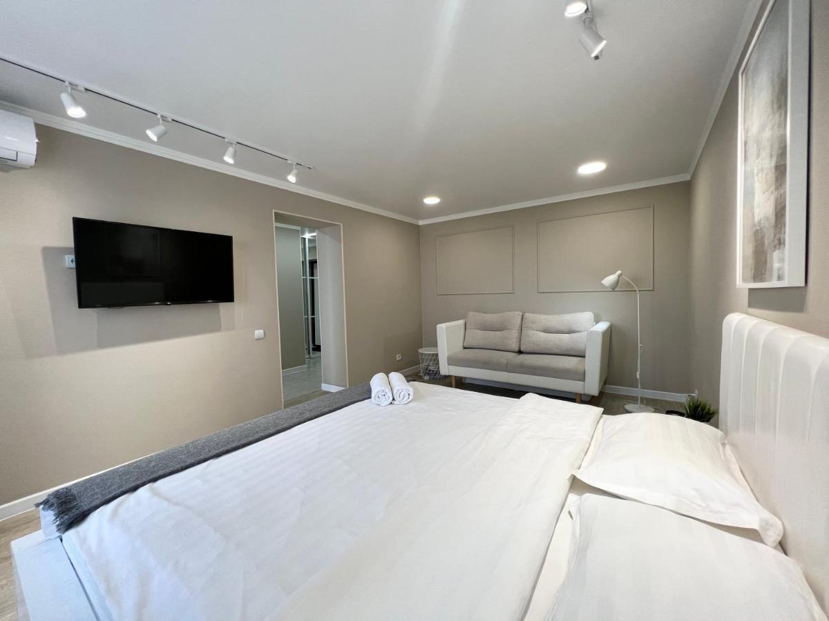 Luxury Apartments Павлодар Экстерьер фото